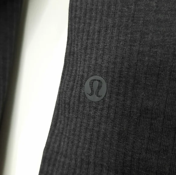 Lululemon Ebb to Street Long Sleeve Shirt Crop Top Womens Size 2 Gray Black - Picture 7 of 13